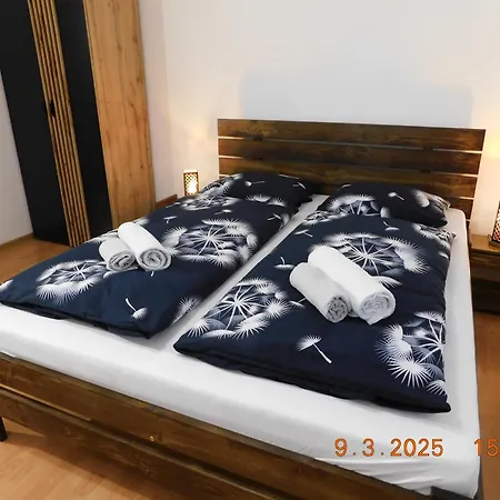 Pod Dubom Apartment *